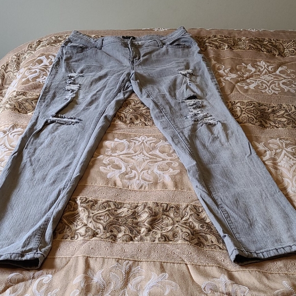 Ladies fashion jeans - Picture 2 of 5